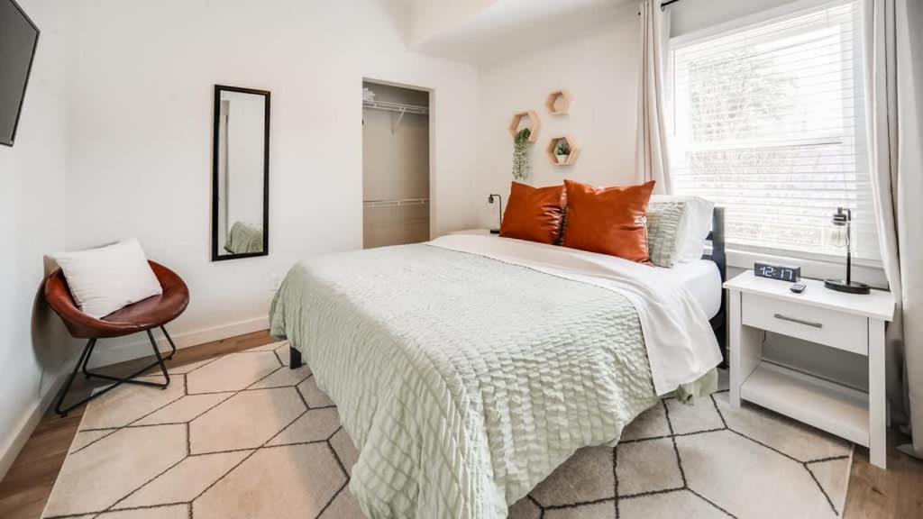 Holiday home 3br 2ba Derby Walk To Churchill Free Parking Louisville