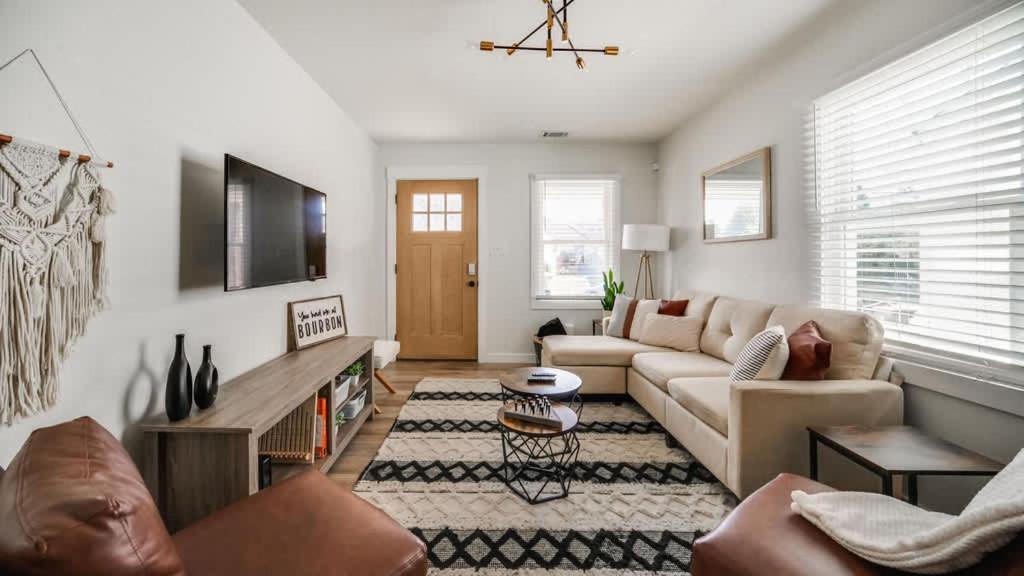 Holiday home 3br 2ba Derby Walk To Churchill Free Parking Louisville